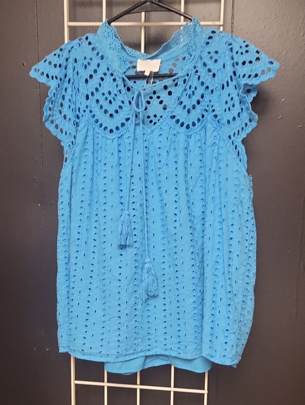 entro Bright Blue Eyelet Tassel-Trim Sleeveless Blouse, M